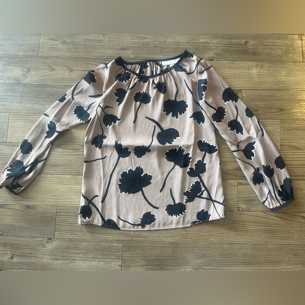 (Loft) Floral balloon sleeve blouse in black/tan